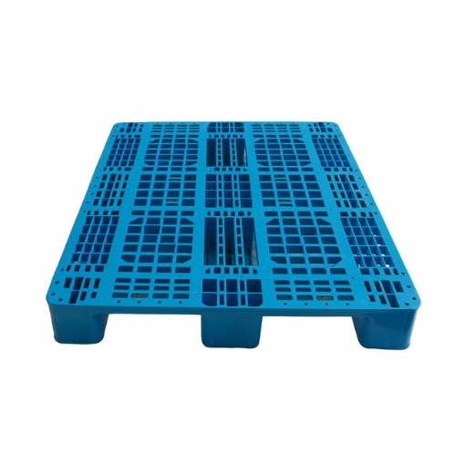 Supplywise heavy duty plastic pallet similar to the Game blue heavy-duty plastic pallet with steel-reinforced skids, 120x100x15 cm.