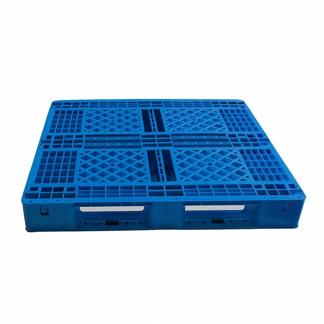Supplywise heavy duty plastic pallet similar to the Sa Ladder blue heavy-duty plastic pallet, 120x100x15 cm, 4-way entry.